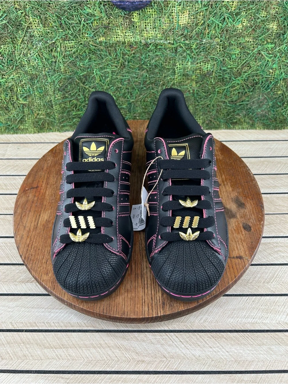 Adidas Superstar Core Black Gold Red